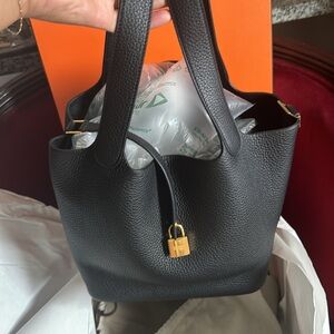 HERMES PICOTIN 22 LOCK BLACK CLEMENCE GOLD HARDWARE